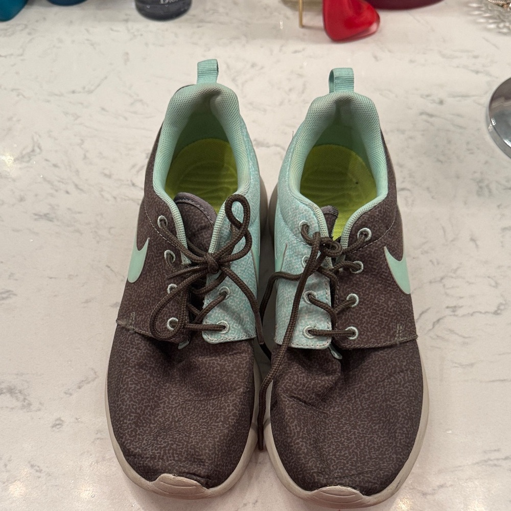 Nike Charcoal and Mint Athletic Shoes - Picture 3 of 4
